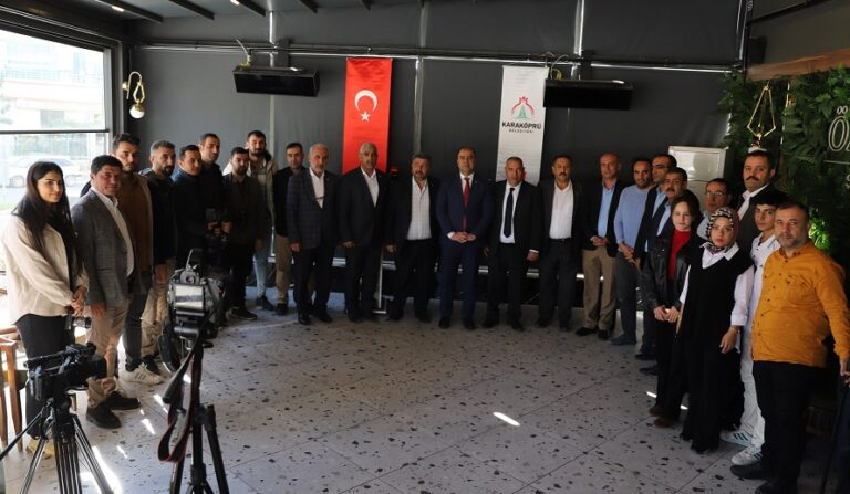 Çiftçi, Gazetecilerle Bir Araya Geldi