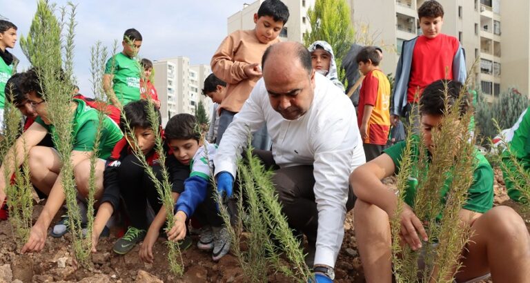 Karaköprü’de 11 Kasım Milli Ağaçlandırma Günü Etkinliği Düzenlendi
