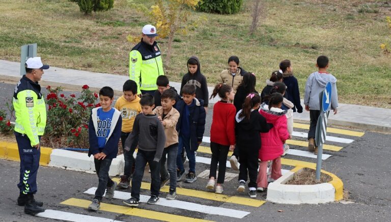 Çocuklar Trafik Kurallarını Eğlenerek Öğrendi