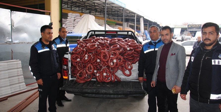 Şanlıurfa Büyükşehir Belediyesi Zabıtasından Sahte Sucuk Operasyonu