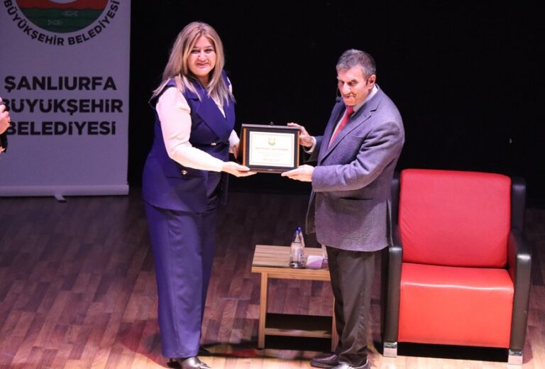 Prof. Dr. Üstün Dökmen Şanlıurfalılarla Buluştu!