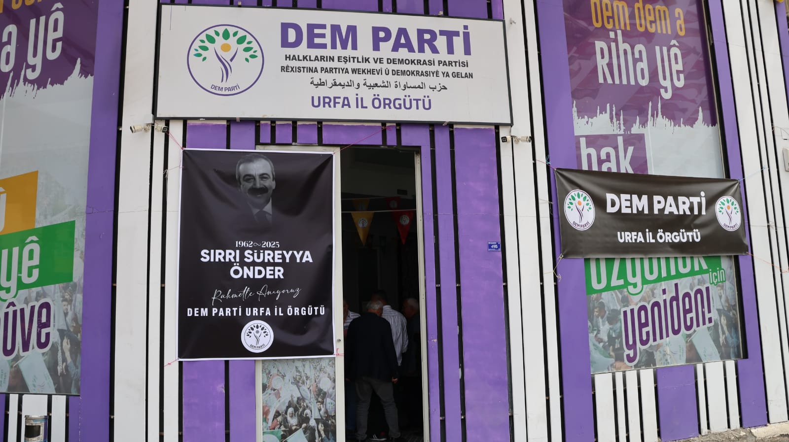 DEM Parti Urfa İl Örgütü, Sırrı Süreyya Önder’in Taziye Ziyaretine Katılanlara ve Dayanışma Gösterenlere Teşekkür Etti