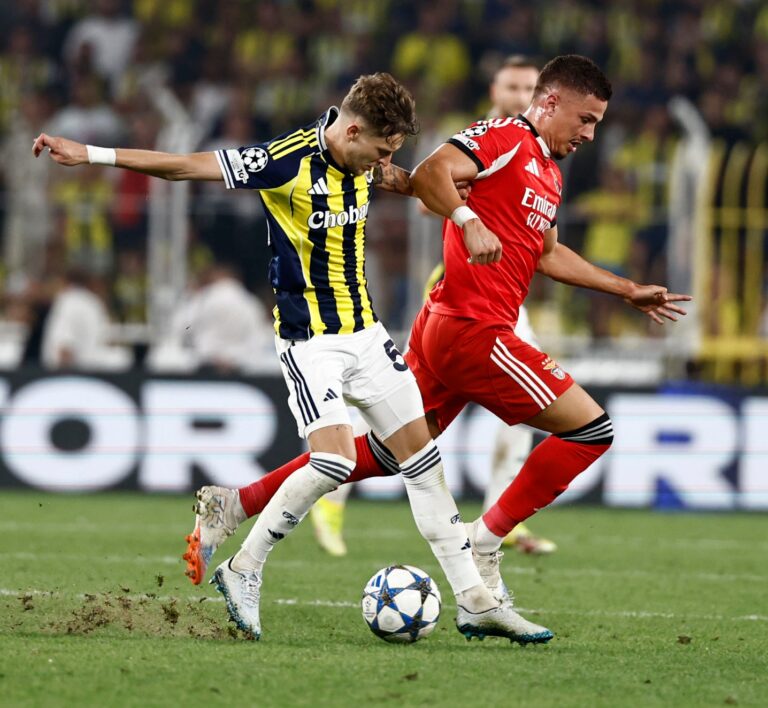 Fenerbahçe-Benfica Şampiyonlar Ligi Play-Off Maçı Berabere Bitti!