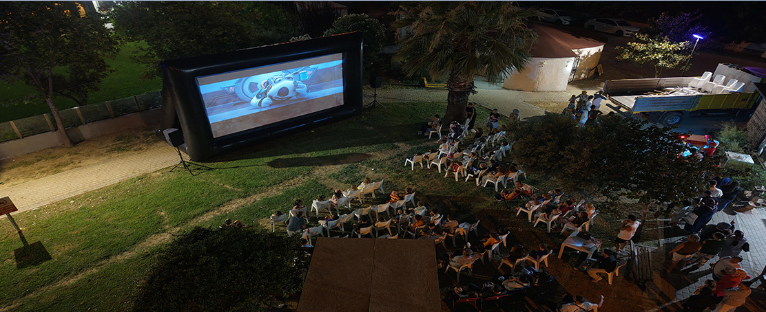  Çocuklara Açık Hava Sinema Keyfi!