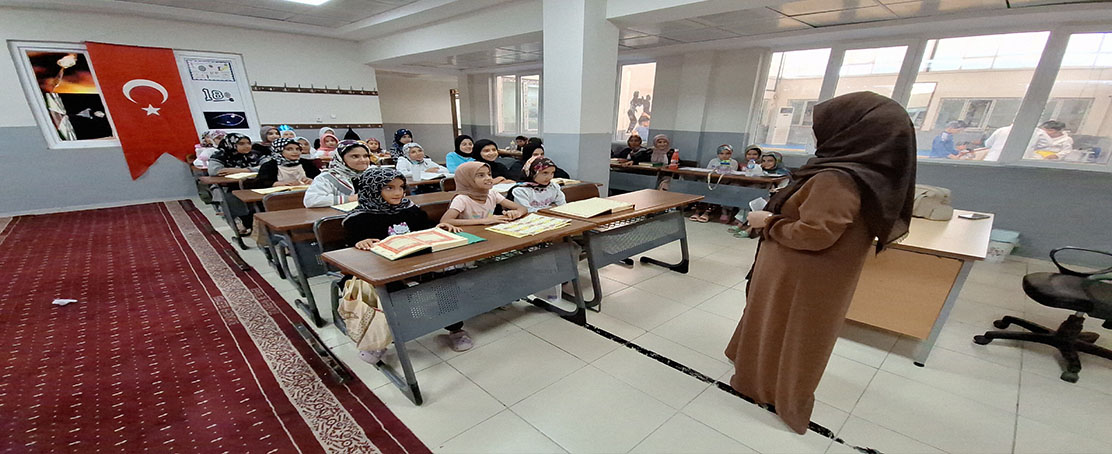 Çocuklar Büyükşehir Belediyesi Gençlik Merkezlerinde Daha Mutlu!