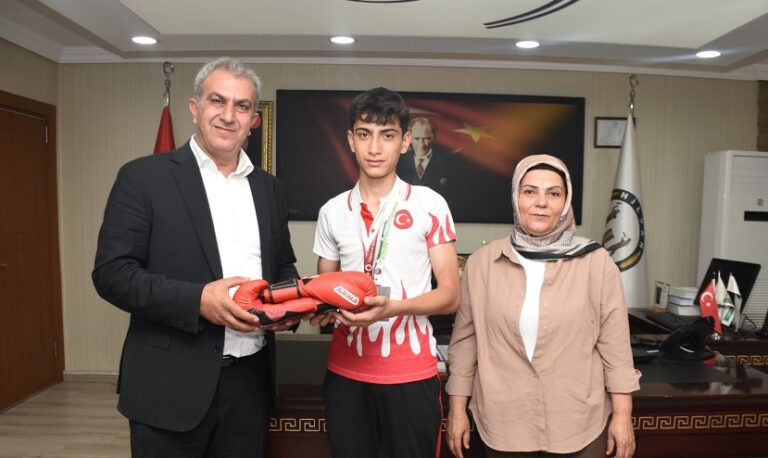 Hilvanlı Osman Demir’den Muay Thai’de Türkiye Şampiyonluğu