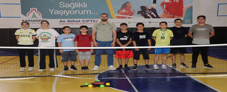 Karaköprü’de Gençler Pickleball Oynuyor!
