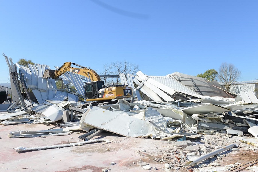 Ürünlü ‘de Kaçak Yapılar Ekiplerce yıkıldı