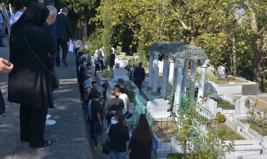 ‘Sanat Güneşi’ Bursa’da Mezarı Başında Anıldı