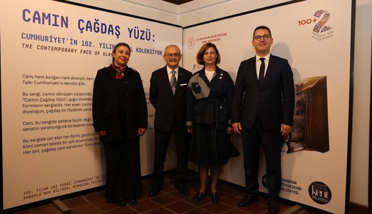 Cumhuriyetin 102. yılı Sanatın Işığında Parlıyor!