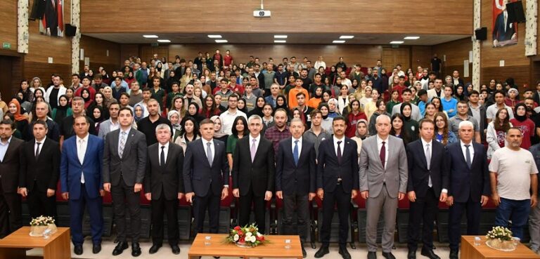 Milli Eğitim Bakan Yardımcısı Nazif Yılmaz: “Okul Kütüphaneleri Okulun Kalbi Olmalı”