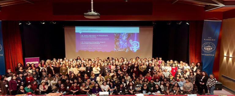 Hilvan Belediyesi Kadın Dayanışma Merkezi Mor Çatı Kurultayı’na Katıldı