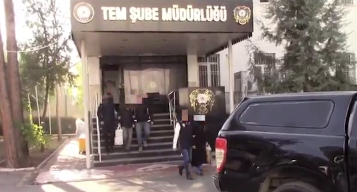 FETÖ Operasyonlarında 121 Şüpheli Yakalandı: 58 Tutuklama