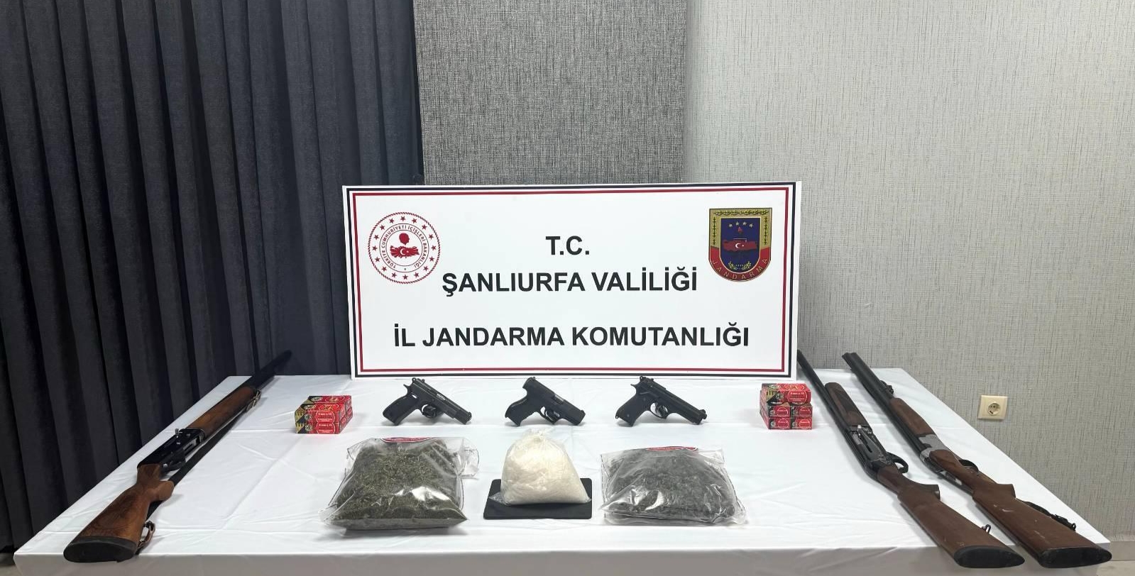 Viranşehir’de uyuşturucu ve Silah Ele Geçirildi