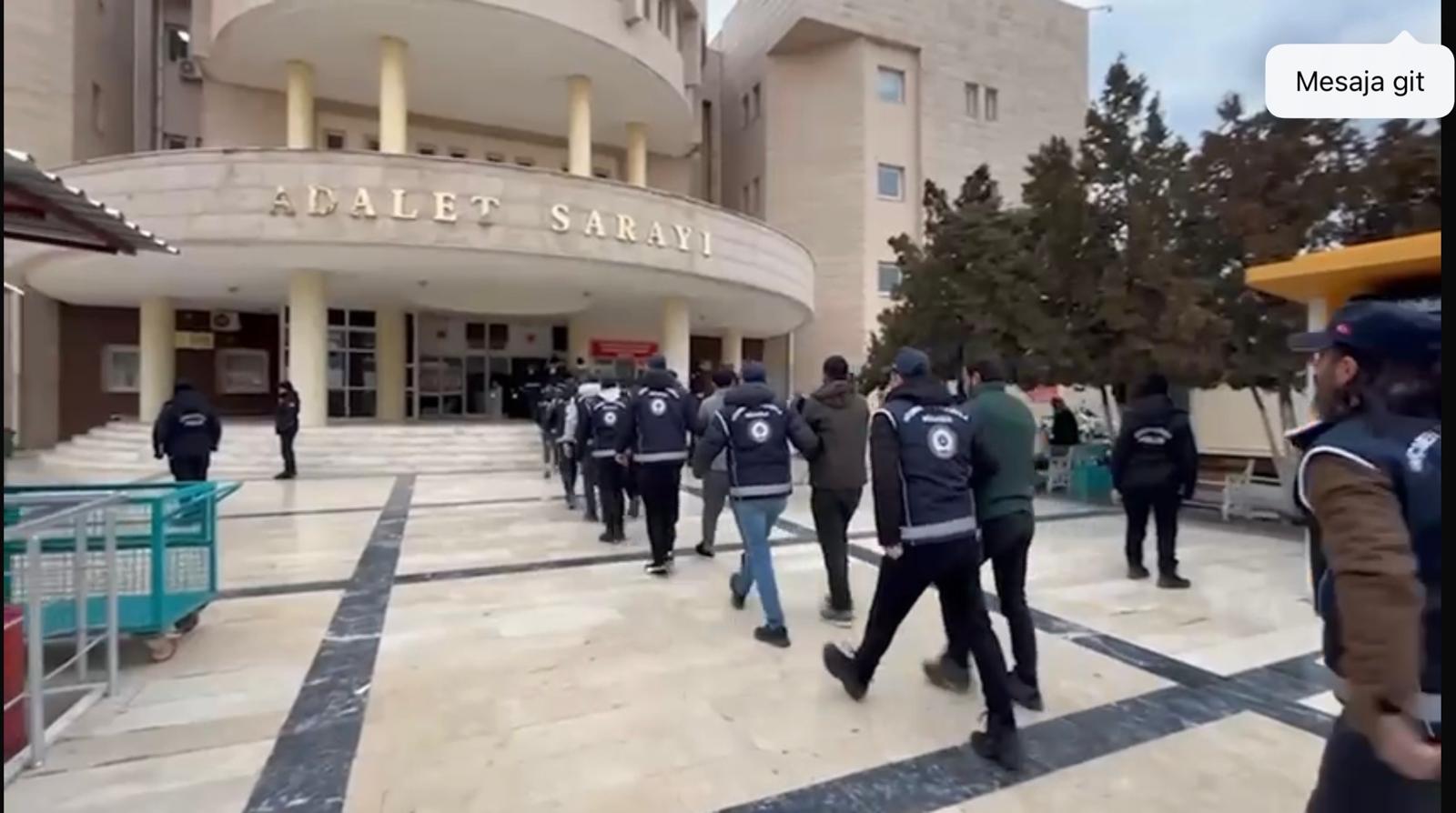 Sahte Belgeli Göçmen Kaçakçılığı Operasyonu: 20 Gözaltı, 7 Tutukla