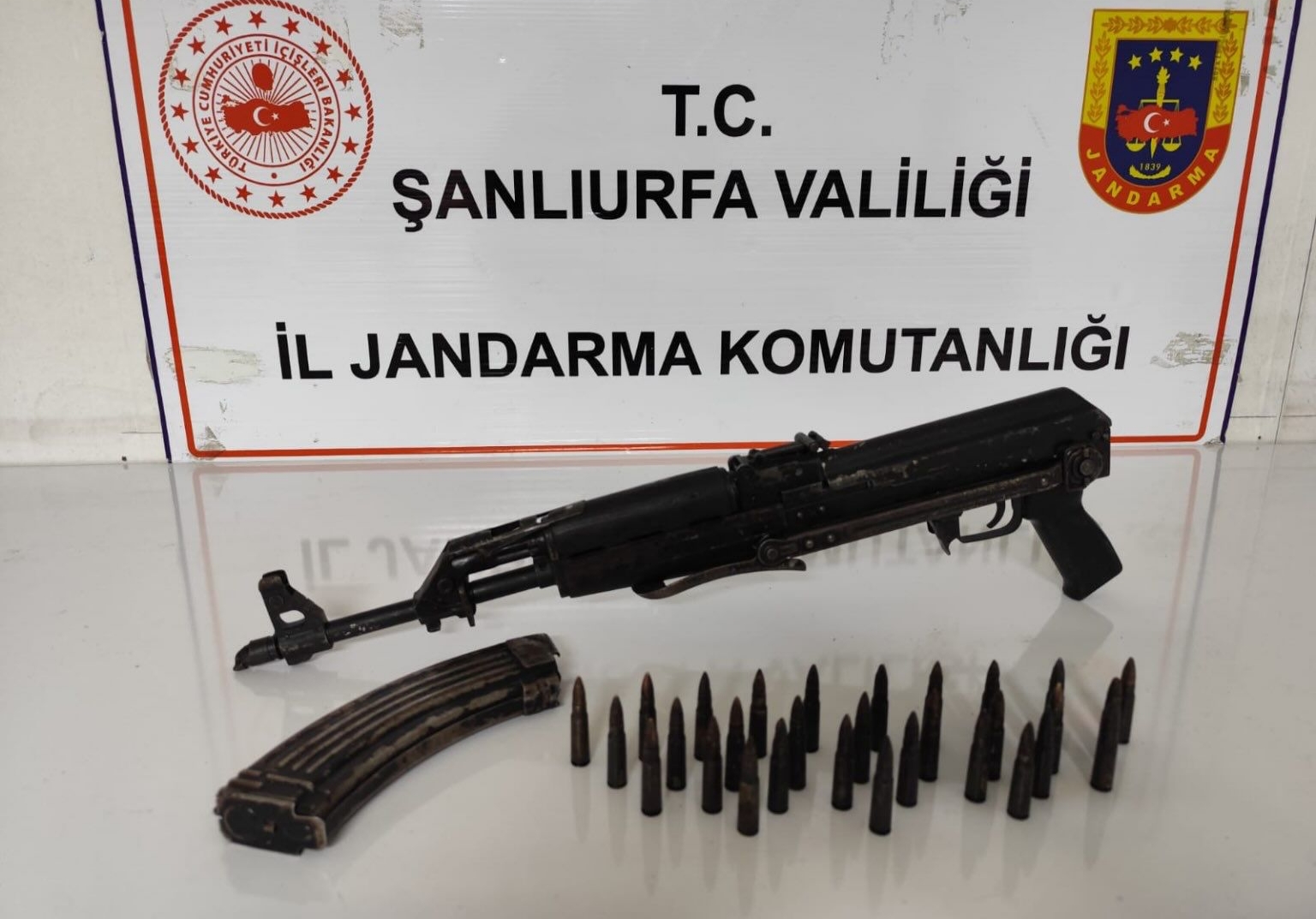 Denetimlerde silah ve mühimmat ele geçirildi