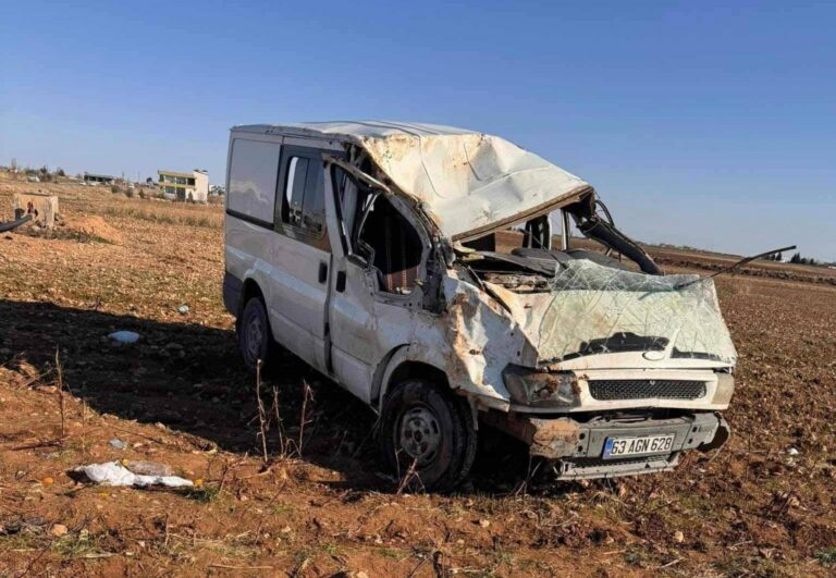 Akçakale’de midibüs kazası: 1kişi hayatını kaybetti