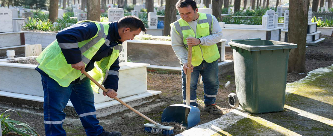 Ramazan Bayramı Öncesi Mezarlıklarda Kapsamlı Temizlik!
