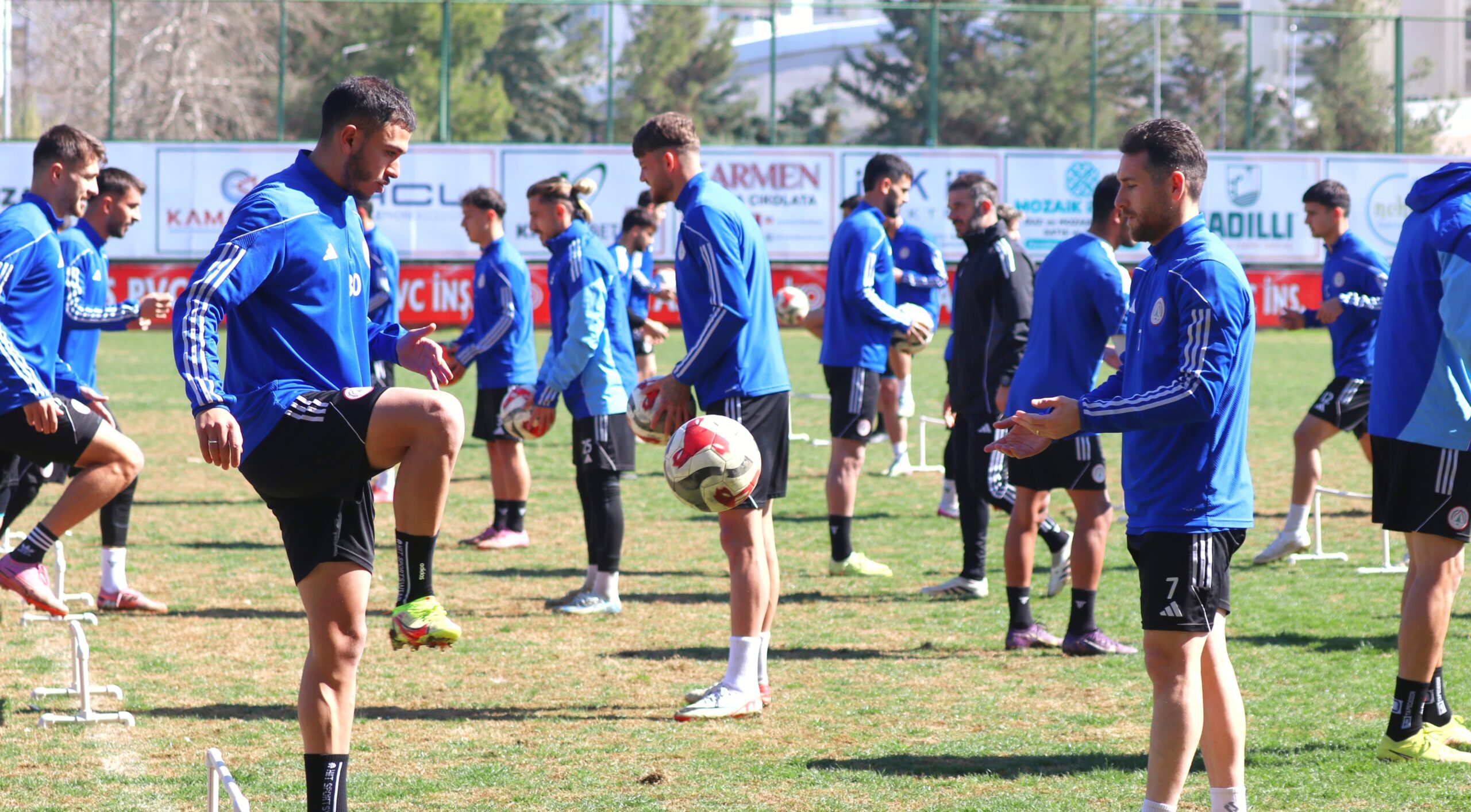 Karaköprü belediyespor kritik maçın hazırlıklarını tamamladı