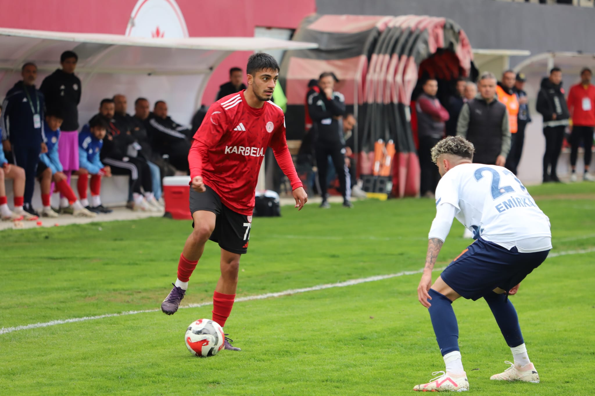 Karaköprü belediyespor’dan kritik galibiyet: play-off umudu son haftaya kaldı