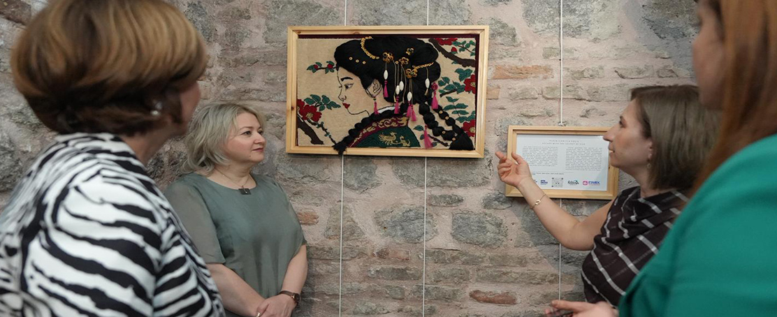 “EFSANELERLE İPEK” Sergisi Devam Ediyor!