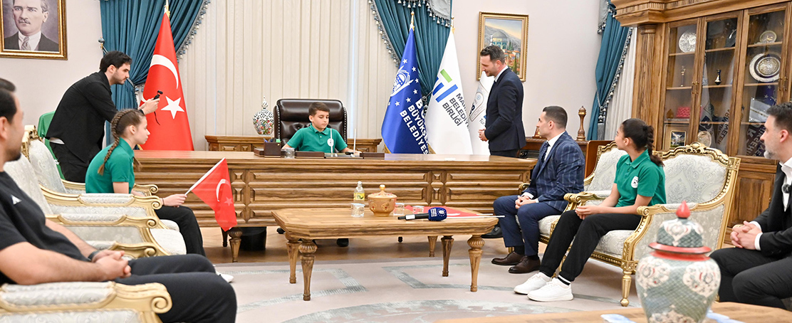 23 Nisan’da Başkanlık Koltuğu Çocukların Oldu!