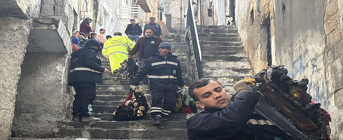 Evi Yanan Aileye Belediye Sahip Çıktı!