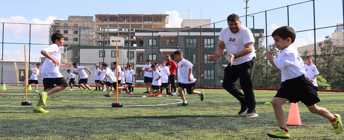 Büyükşehir Belediyesi, Geleceğin Futbolcularını Yetiştiriyor!