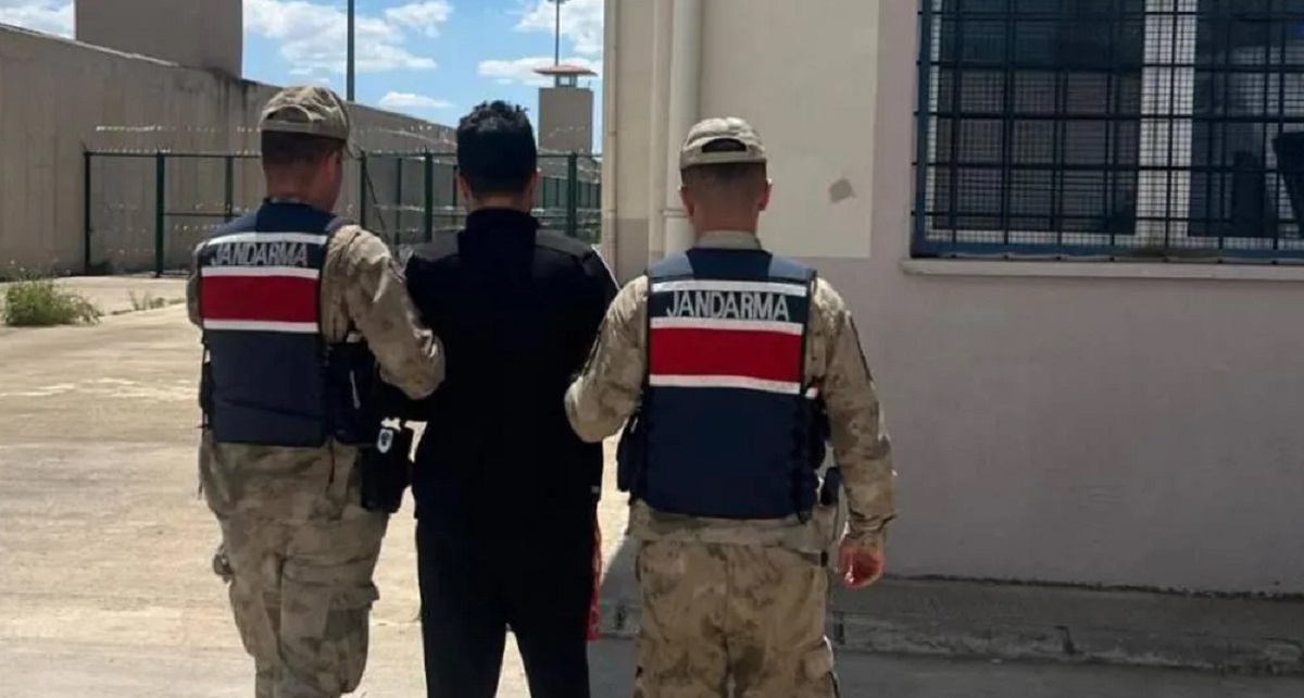 Jandarmadan Operasyon! Kaçak Şahıs Yakayı Ele Verdi!