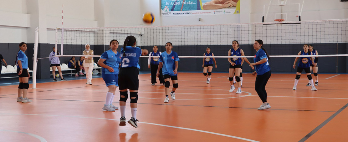 Karaköprü’de Voleybol Heyecanı Devam Ediyor!
