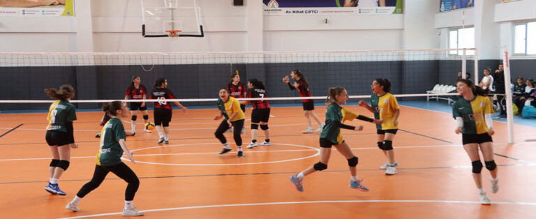 Karaköprü’de Voleybol Heyecanı Başlıyor!