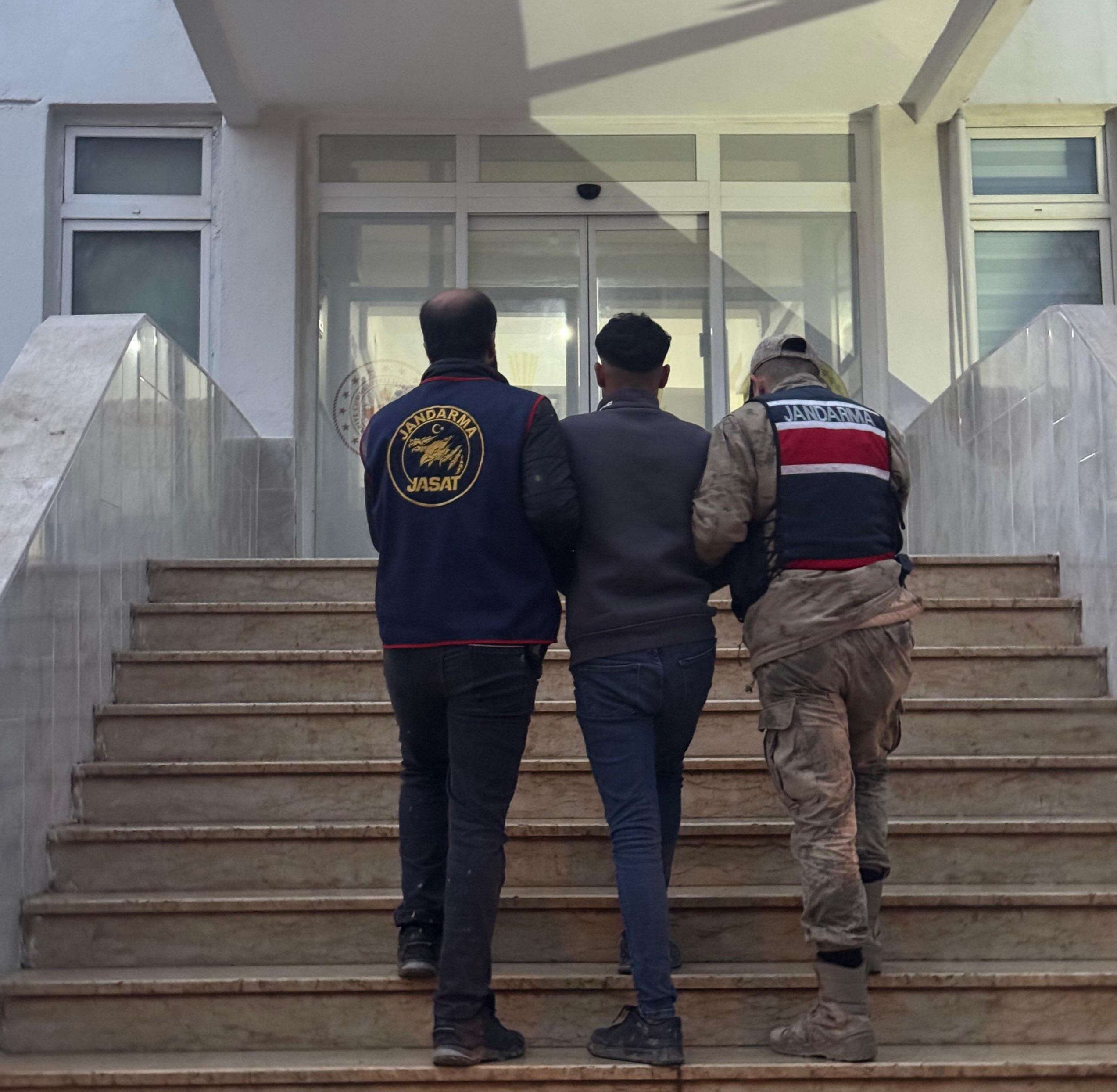 Firari Şahıs Karaköprü’de Yakayı Ele Verdi!