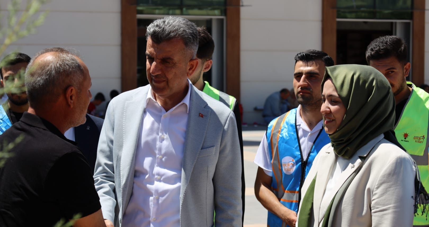 Günbegi’den YKS Öğrencilerinin Ailelerine Moral Ziyareti