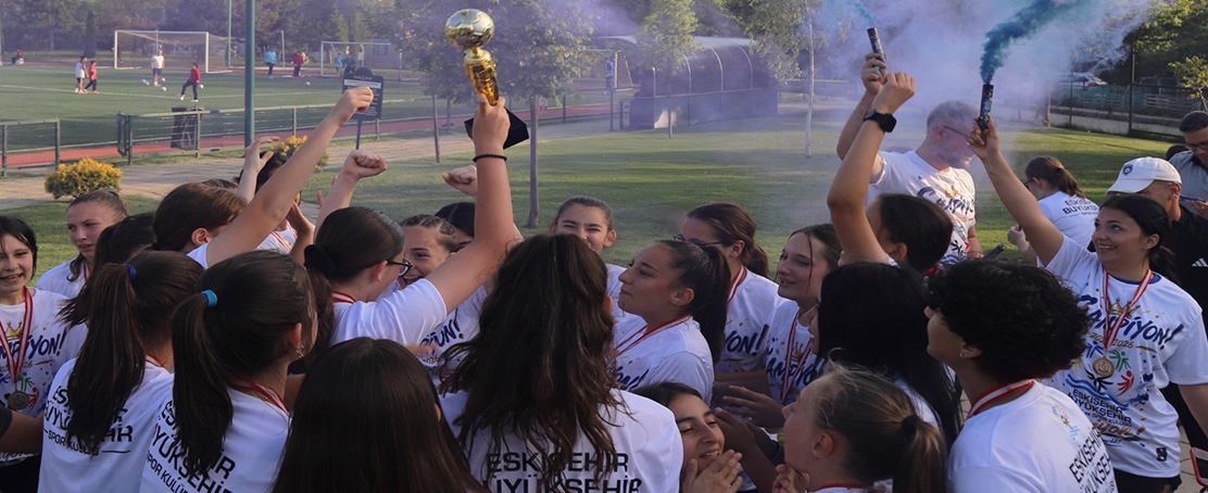 İlk U15 Kızlar Kupası Eskişehir Büyükşehirin!