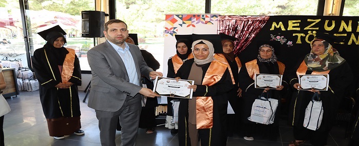 Okuma Yazma Kursunu Tamamlayan Anneler Kep Attı!