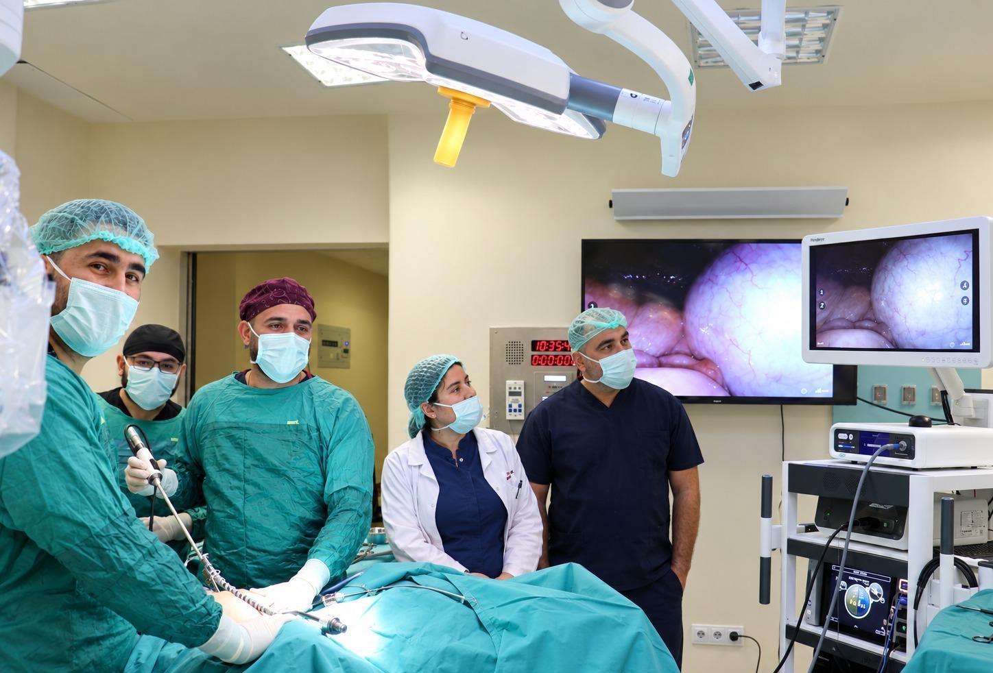 Şanlıurfa’da 12 santimetrelik kitle robotik cerrahiyle çıkarıldı